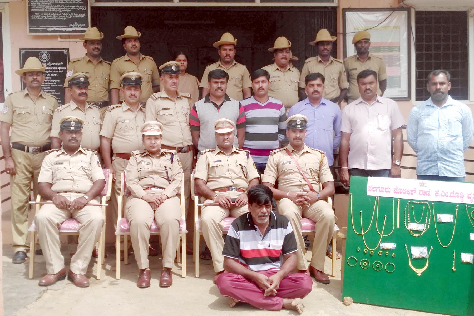 ಕಳ್ಳನ ಬಂಧನ: 450 ಗ್ರಾಂ ಚಿನ್ನಾಭರಣ ವಶ